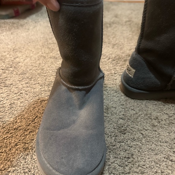 UGG Charcoal Sheepskin Boots - Picture 6 of 6